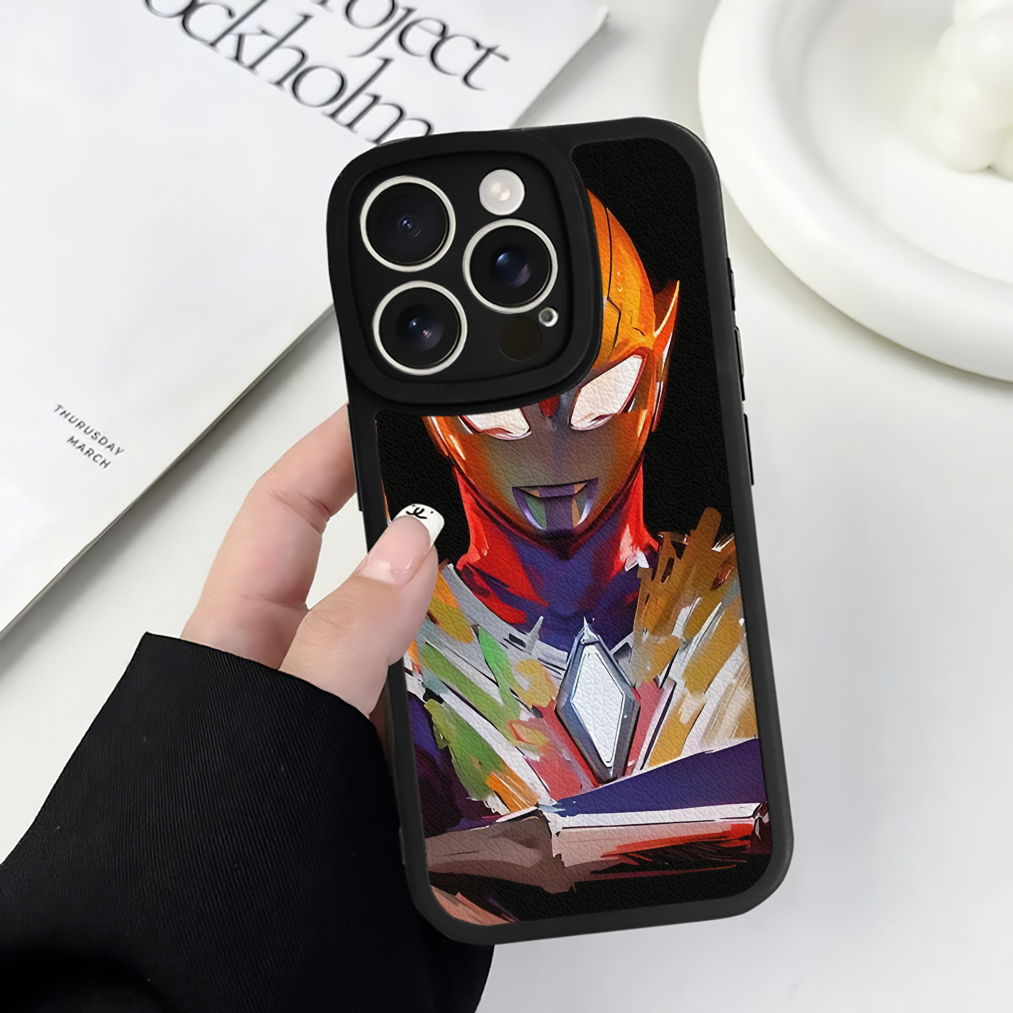 （画像用） ウルトラマン Ultraman 【iPhone 16シリーズ対応】シリコンスマホケース（レザー調） 材質：シリコン